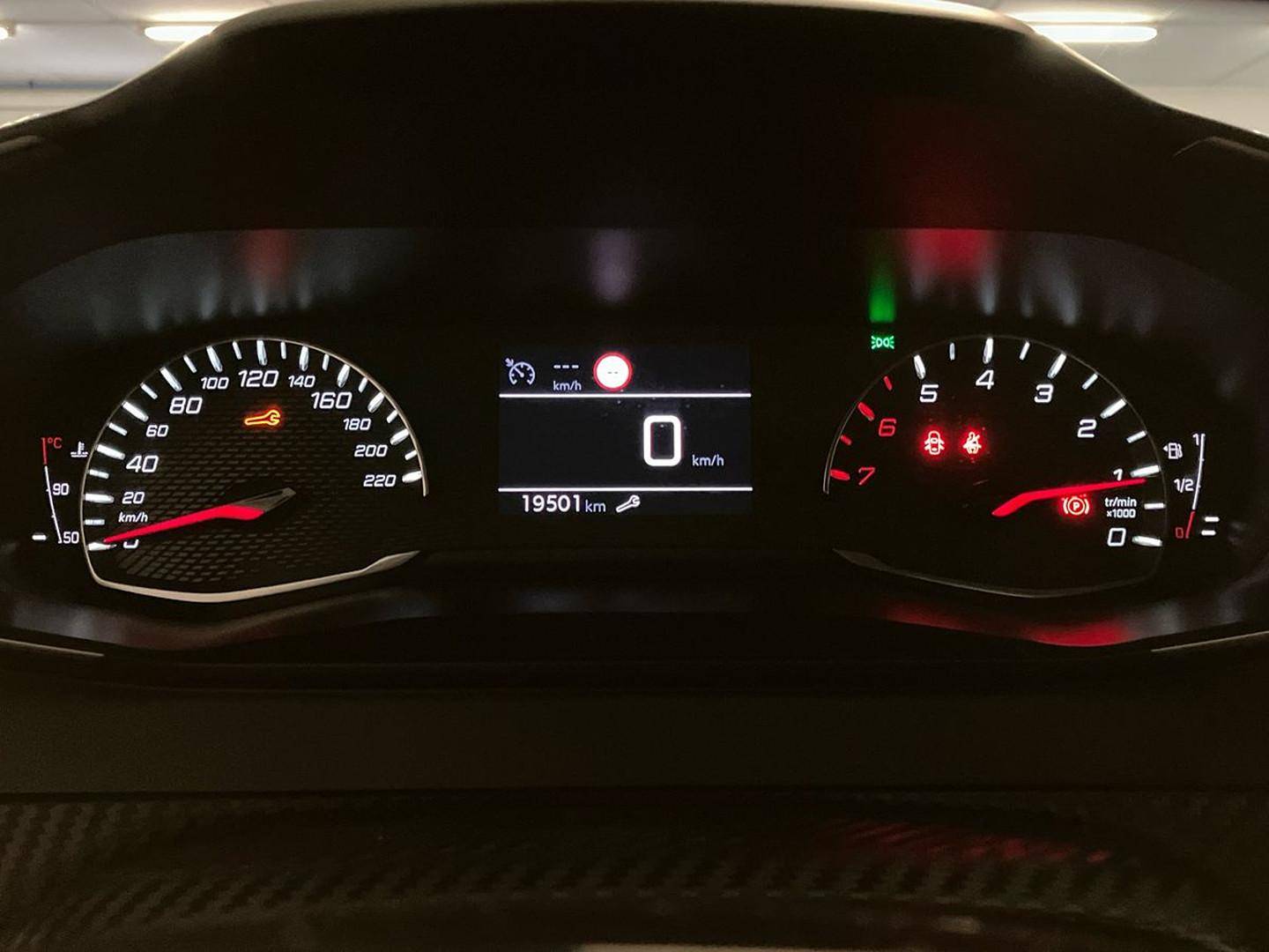 PEUGEOT 208