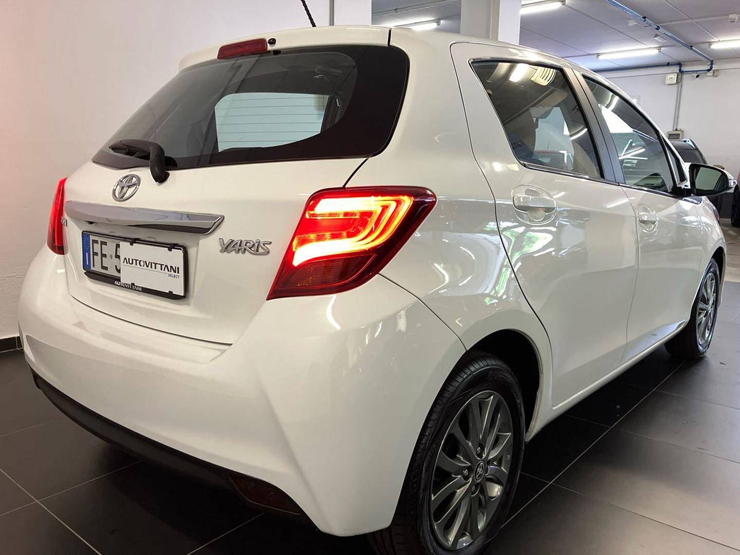 TOYOTA Yaris
