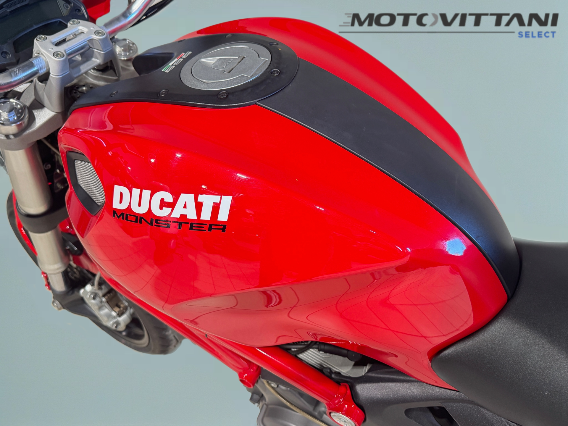 DUCATI Monster