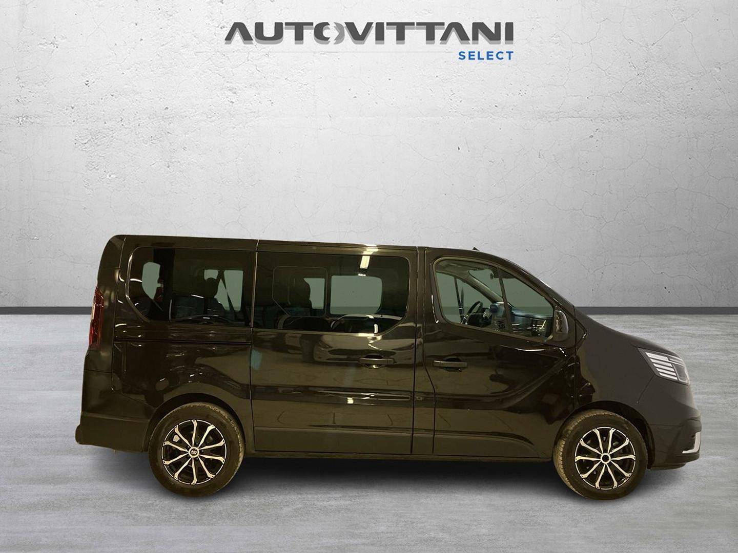 RENAULT Trafic Passenger 27 2019