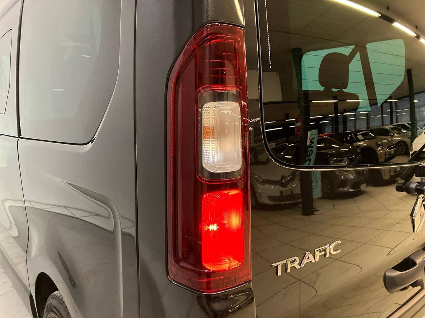 RENAULT Trafic Passenger 27 2019