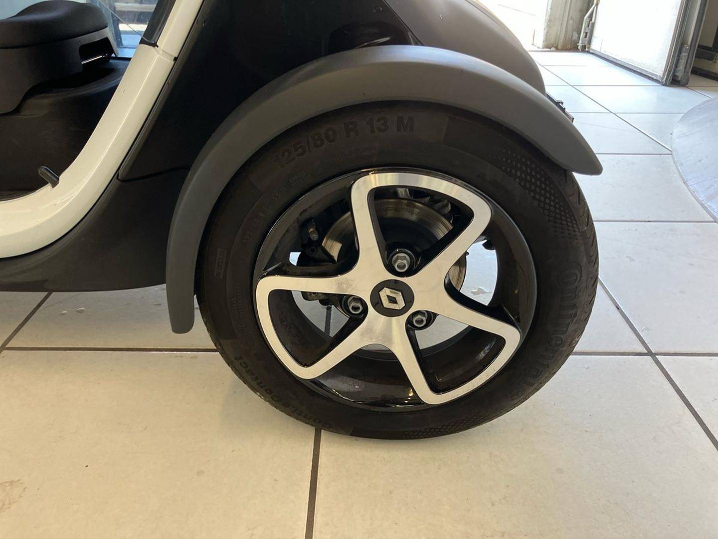 RENAULT Twizy 80