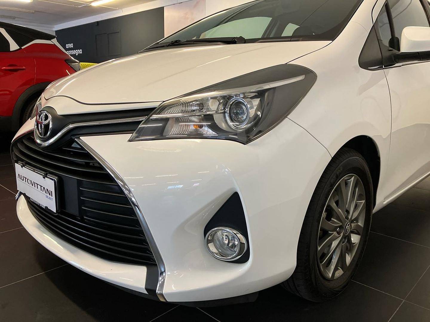 TOYOTA Yaris