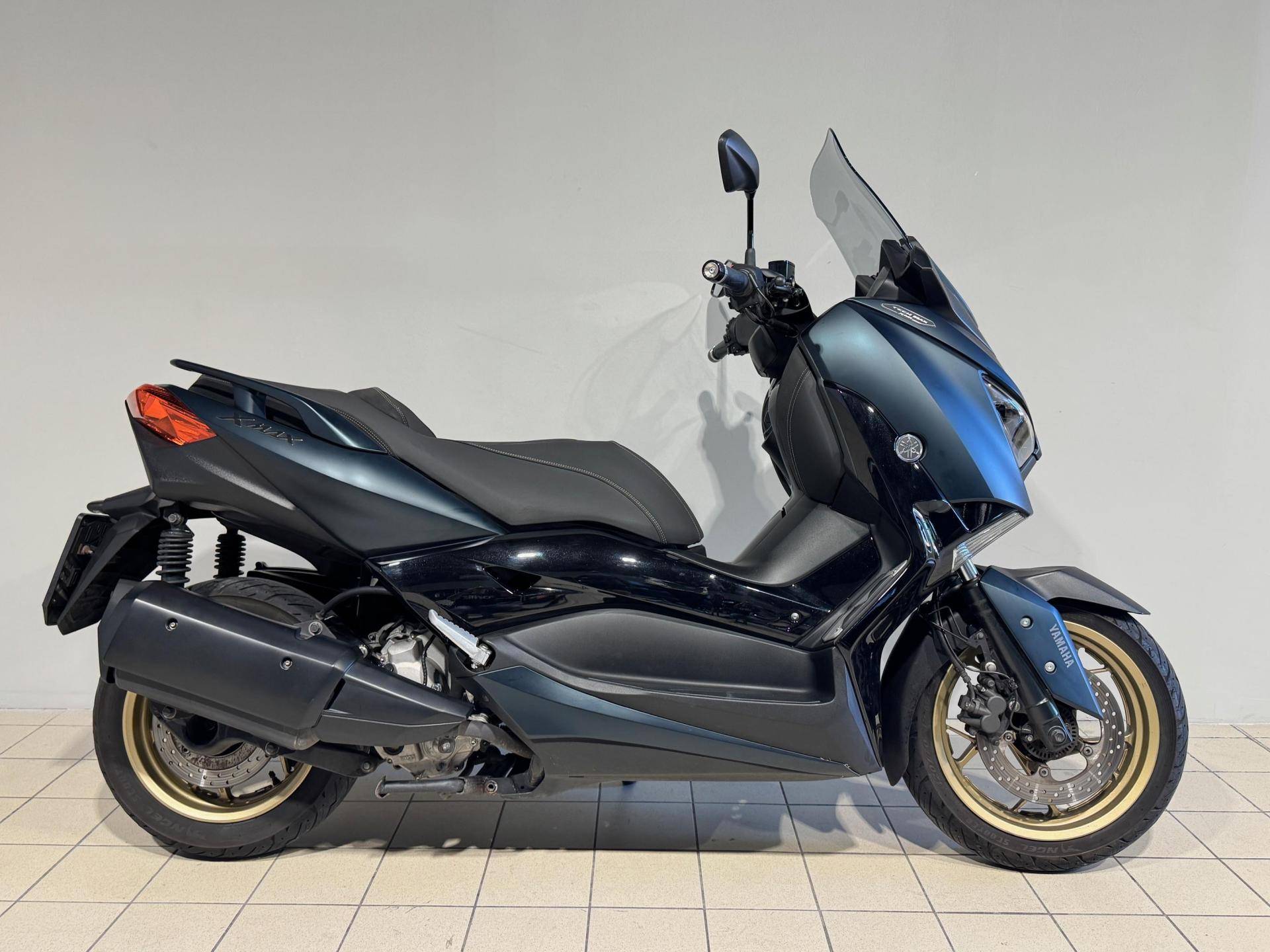 X-Max 300