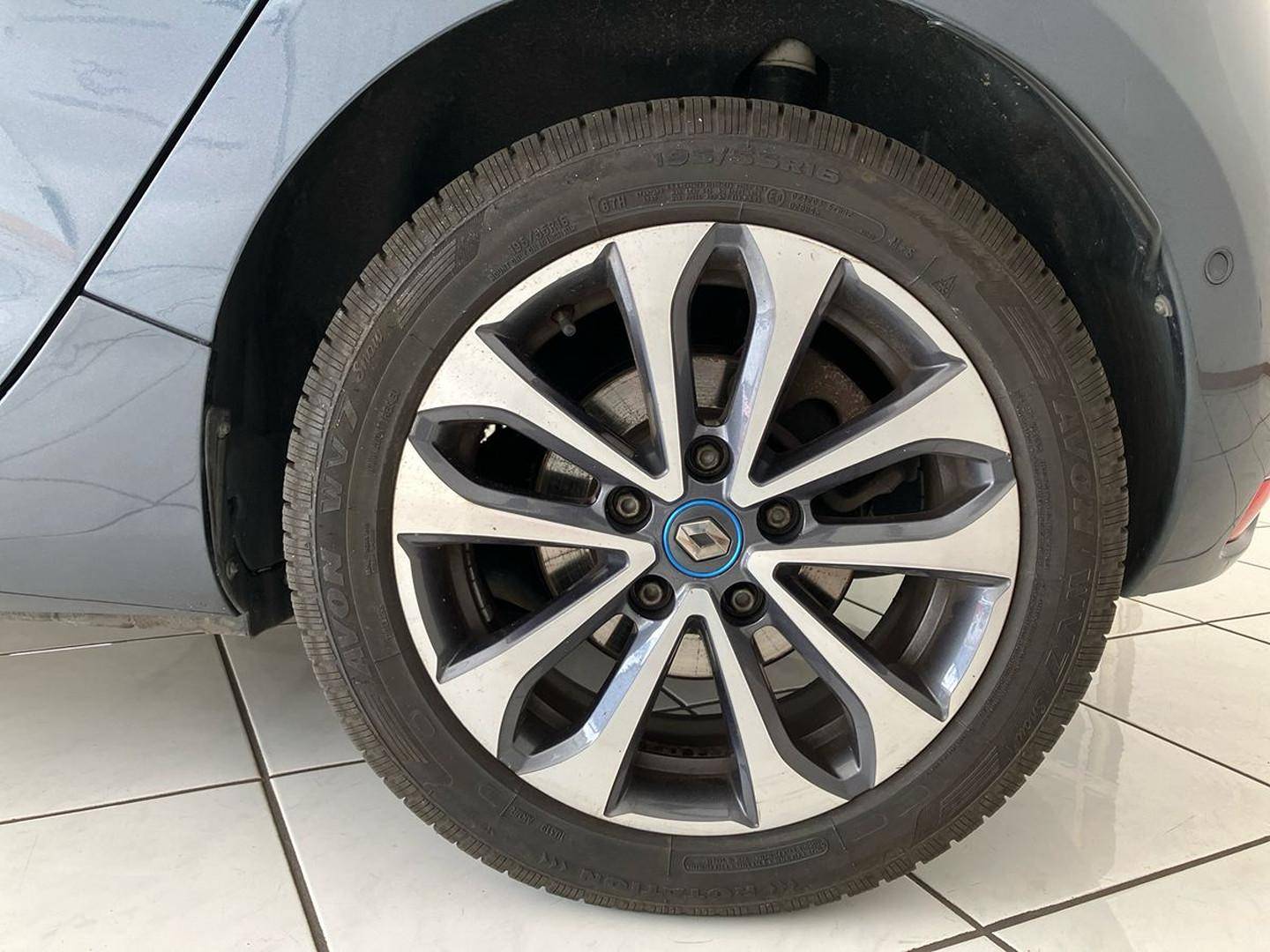 RENAULT Zoe