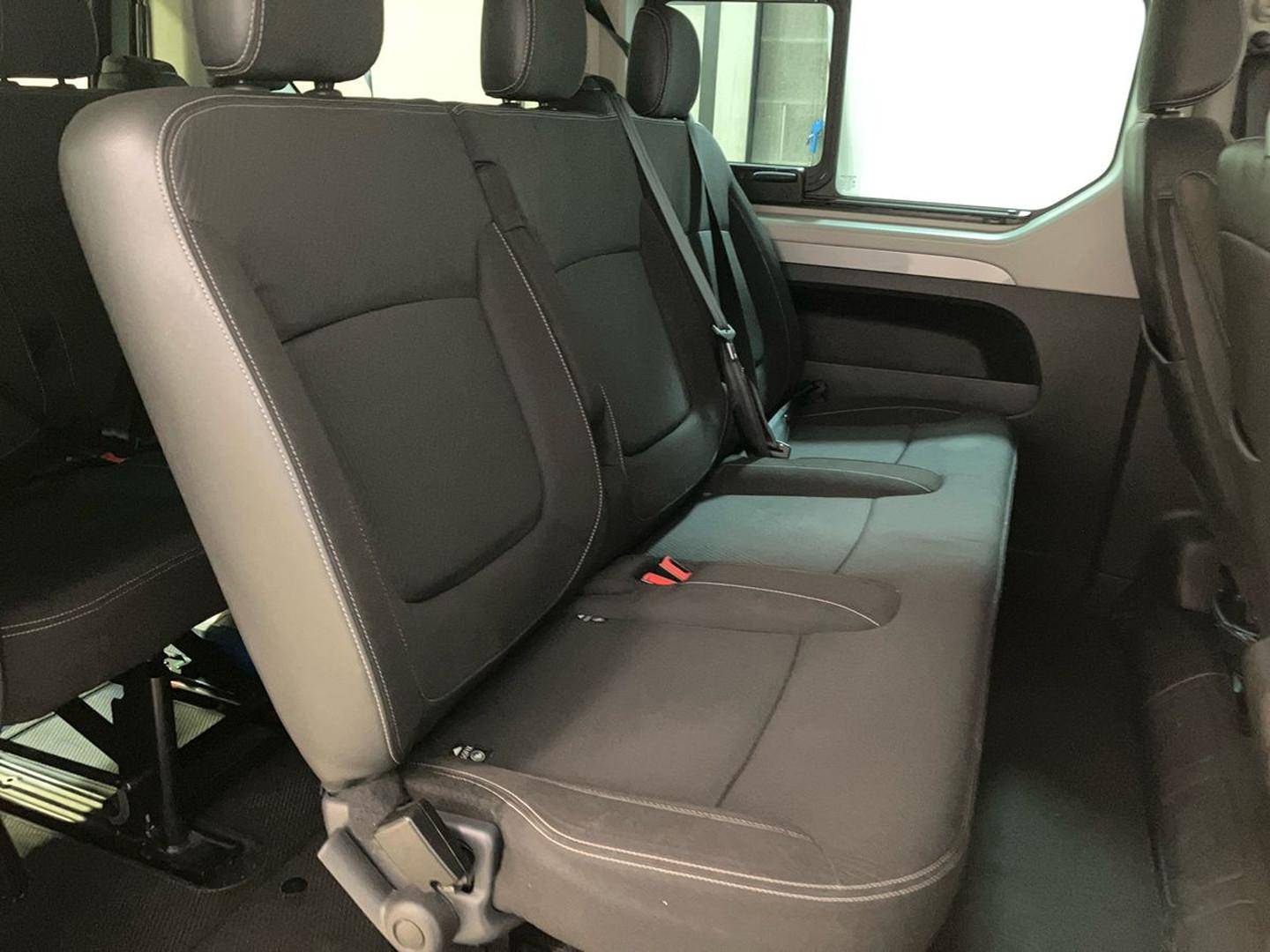 RENAULT Trafic Passenger 27 2019