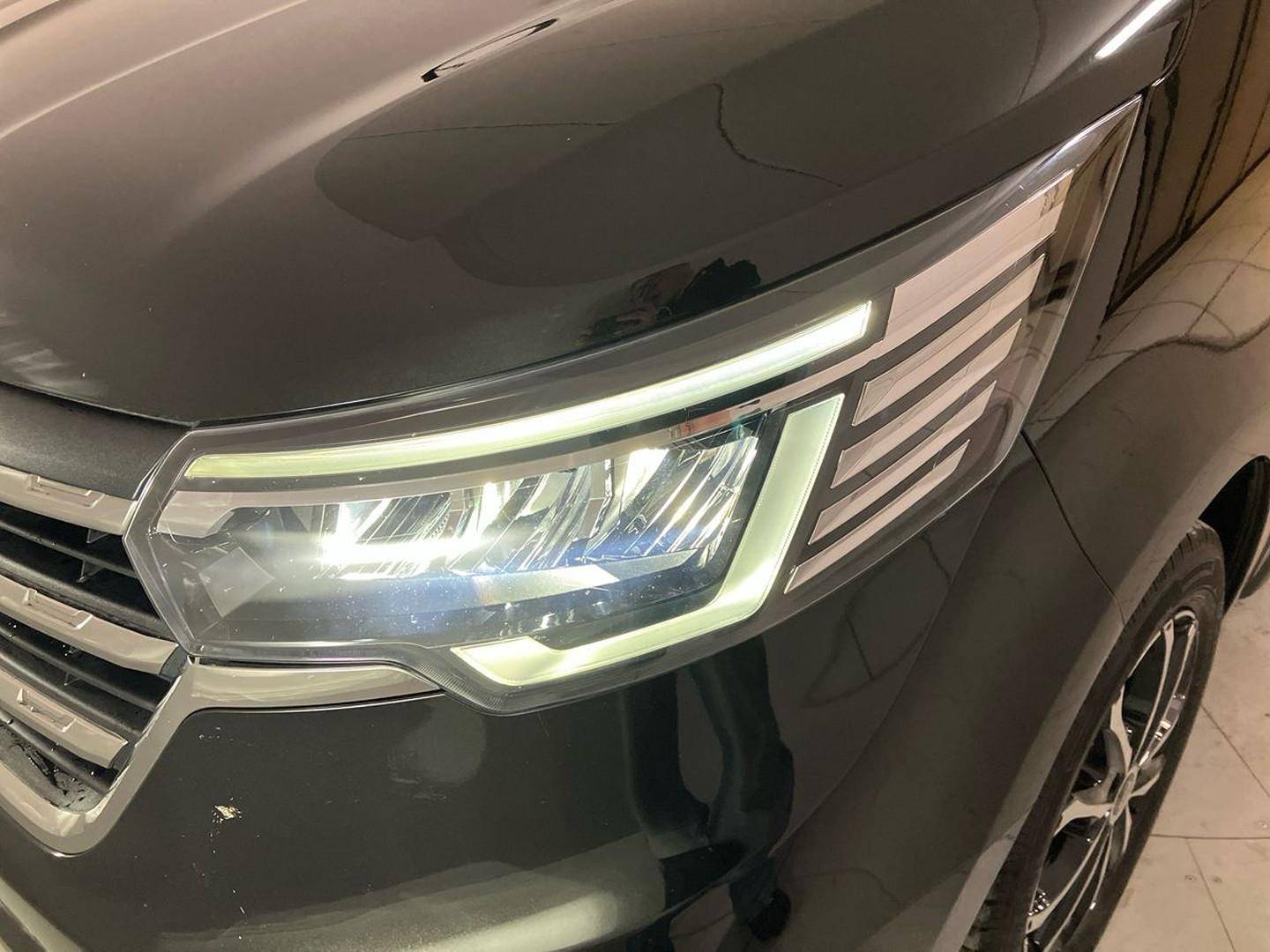 RENAULT Trafic Passenger 27 2019