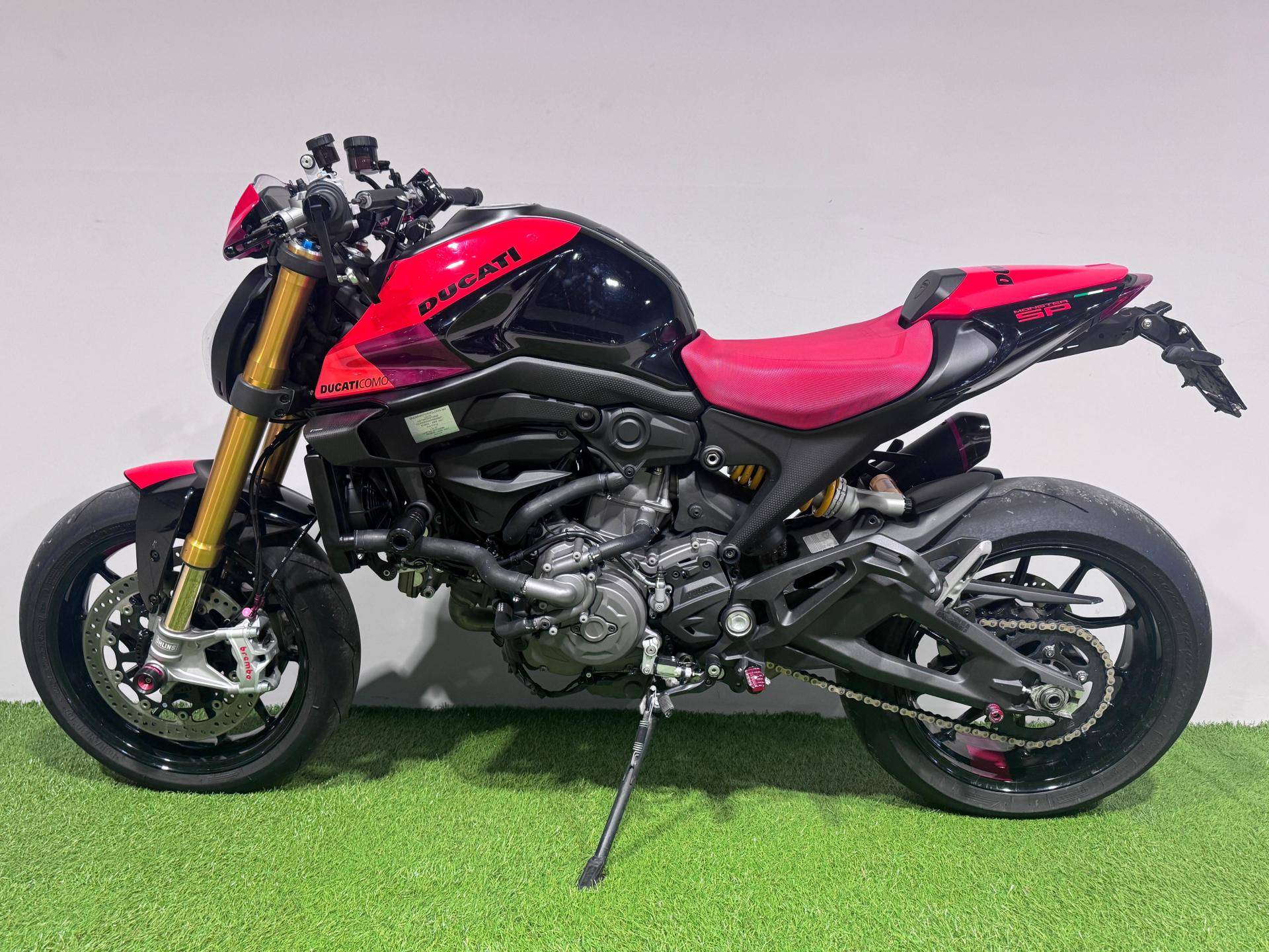 DUCATI Monster