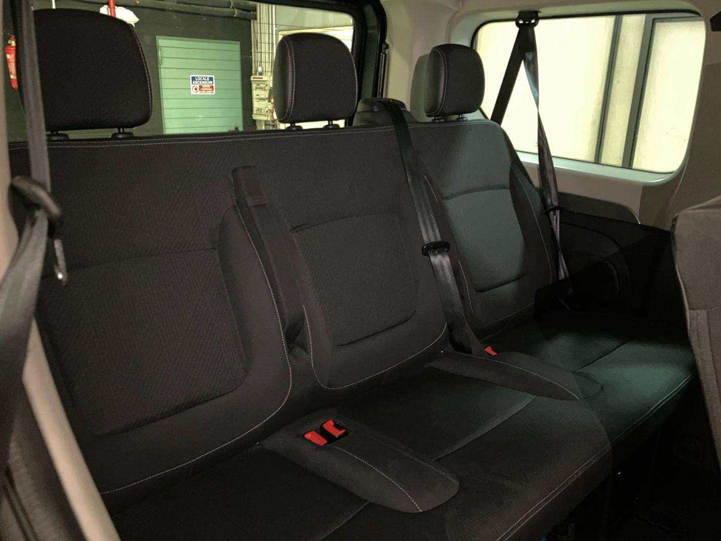 RENAULT Trafic Passenger 27 2019