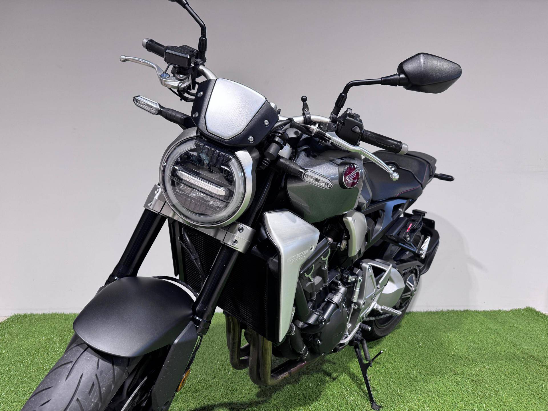 HONDA CB R