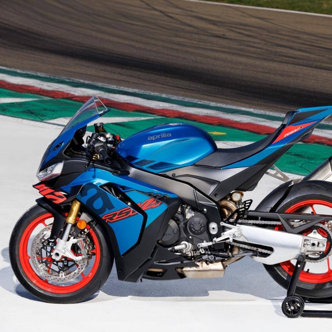 RSV4 1100