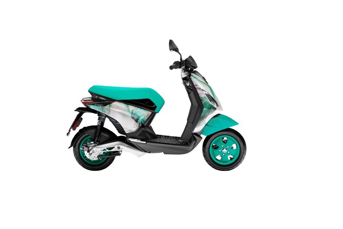 Piaggio 1 Active Feng Chen Wang